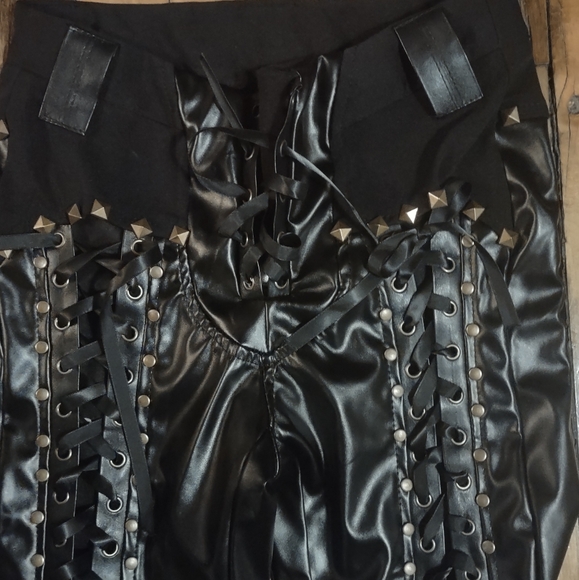 Pants rock - Picture 3 of 4